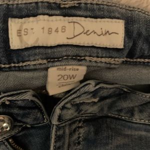 EST. 1946 BLUE JEAN LOT